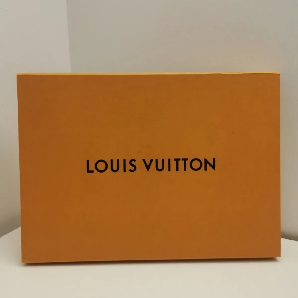 Louis Vuitton Authentic Gift Box 15x11x2" With Magnetic Closure.LITTLE WEAR